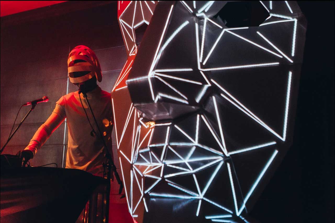 AFROTRONIX — scène, scénographie et VJing