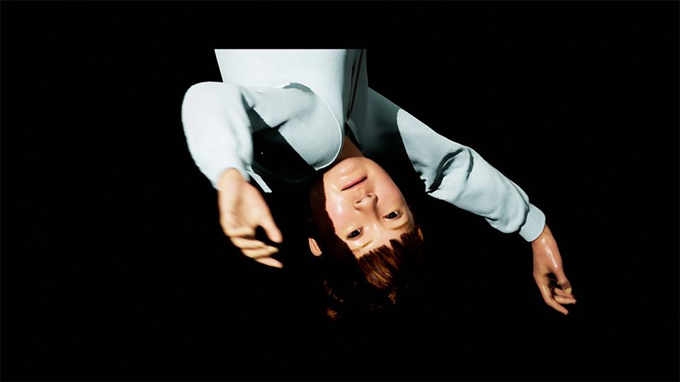Groundless — performance en suspension